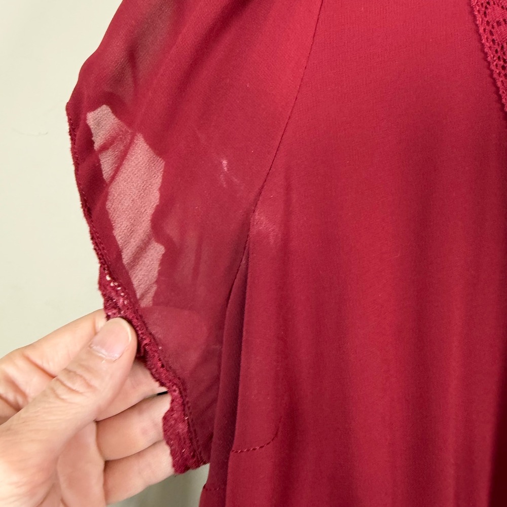 Torrid Burgundy Peplum V-Neck Smocked Waist Crochet Lace Blouse Size 0 - Picture 6 of 12